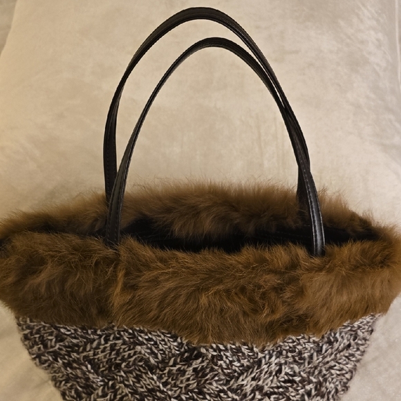 White and Brown Purse with Plush Fur Trim - Picture 4 of 10
